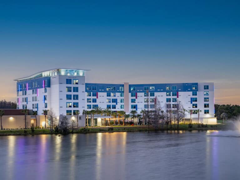 Aloft-Exterior-Night