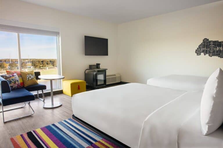 Aloft-Standard-Room