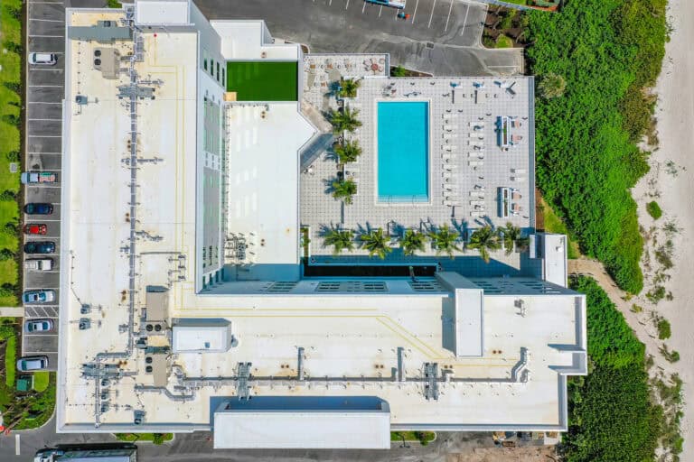 Element-Hotel-Melbourne-Exterior-Pool