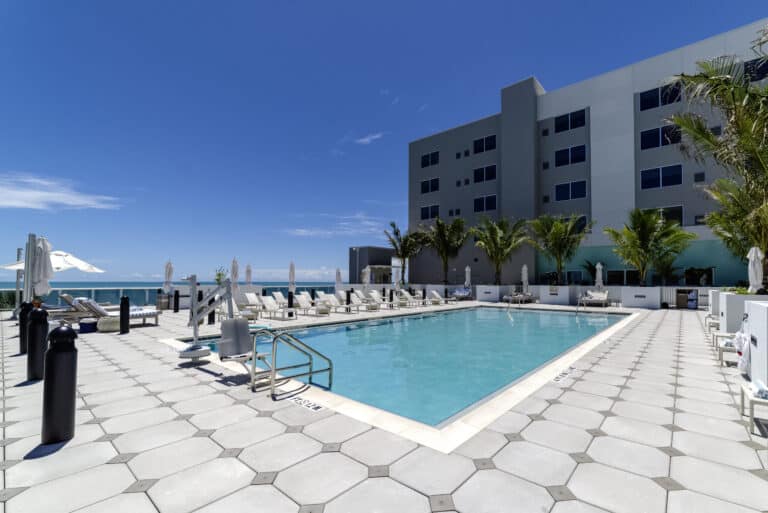 Element-Hotel-Melbourne-Exterior-Pool-Deck