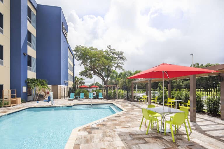 Home2Suites-PB-Pool